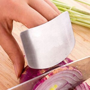 Stainless Steel Finger Guard for Cutting – Adjustable Kitchen Chopping Protector